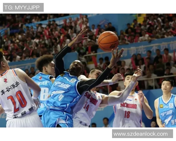 中国男篮迎战墨尔本联队展现实力与风采的精彩对决